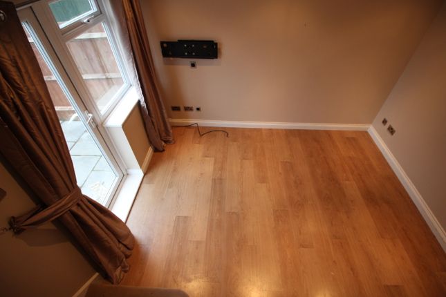 36, Rookery Drive, Luton photo 4