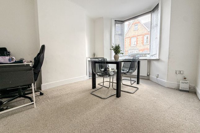11 Gordon Road, Taunton, Somerset photo 2