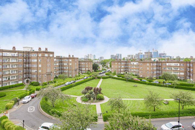 Flat for sale in Chiswick Village, Chiswick Village