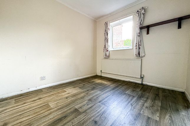 44, Darwin Close, Taunton photo 4