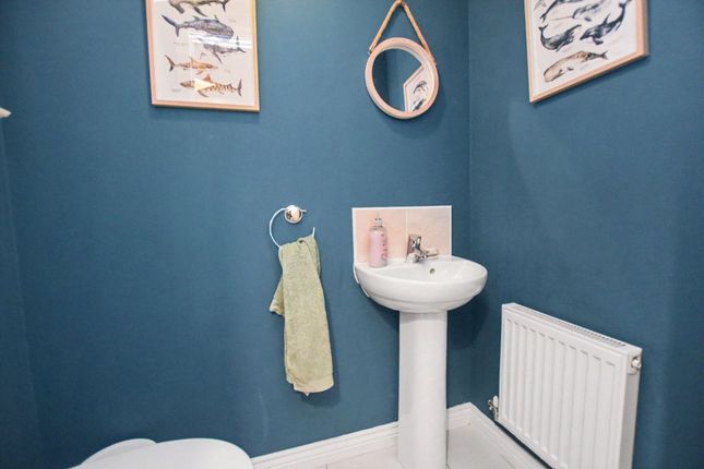 9, Pugneys Avenue, Wakefield photo 5