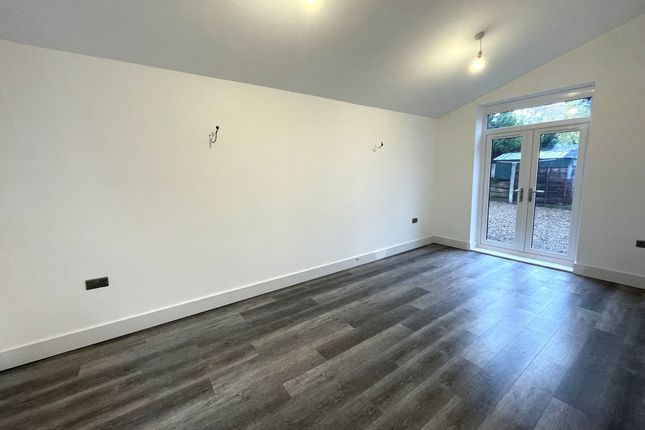 62 Oatlands Road, Manchester photo 4
