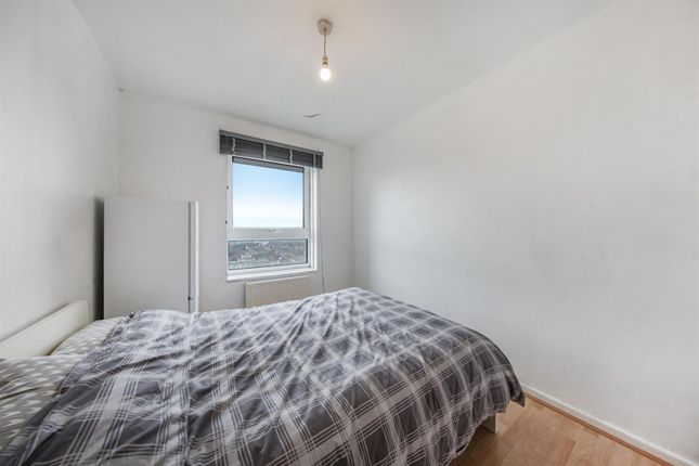 Flat for sale in Durrington Tower, Wandsworth Road, London