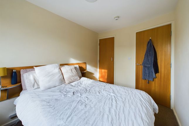 Flat for sale in Crown Station Place, Liverpool