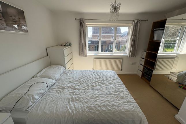 11, Hook Close, Nottingham photo 5