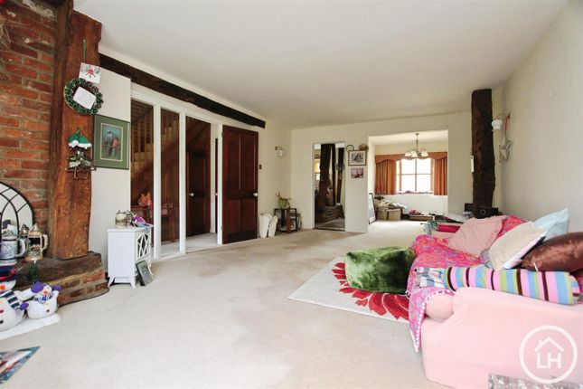 4, Barn Close, Sittingbourne photo 3