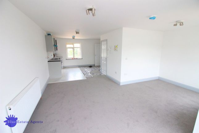 Thumbnail Flat to rent in Kingsbridge Crescent, Southall