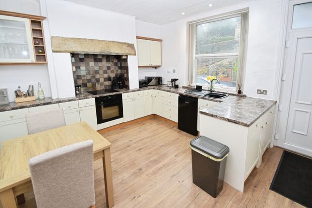 2, Wadsworth Jew Lane, Keighley photo 3
