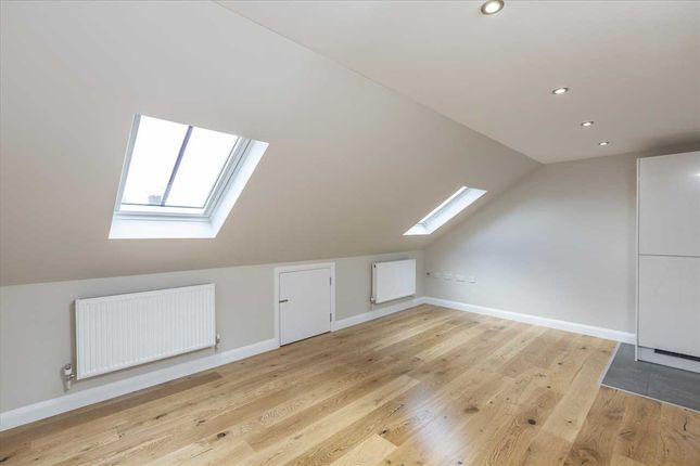 Flat 3,, Louisville Road, Balham photo 3