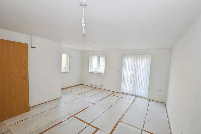 31, Chariot Drive Kingsteignton, Newton Abbot photo 2