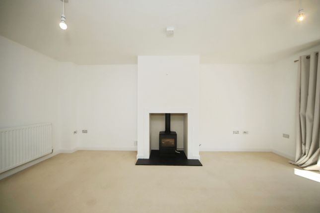 21, Amingford Mead, Taunton photo 3