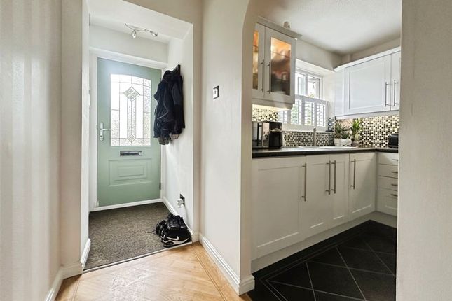14, Elham Close, Manchester photo 2