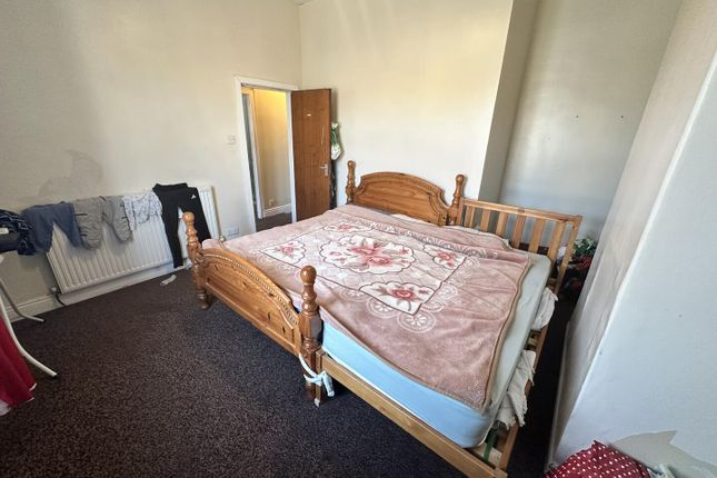 33, Derby Street, Bradford photo 4