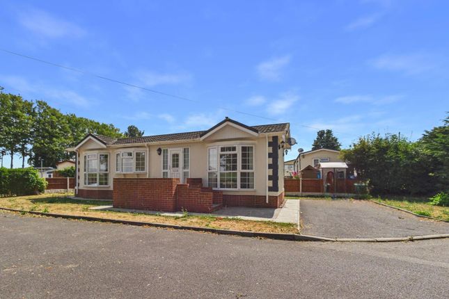 2-bed caravan on 78a, West Park Homes, Pontefract, £85,000