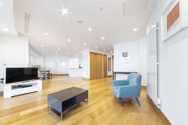 Thumbnail Flat for sale in Arena Tower, 25 Crossharbour Plaza, London