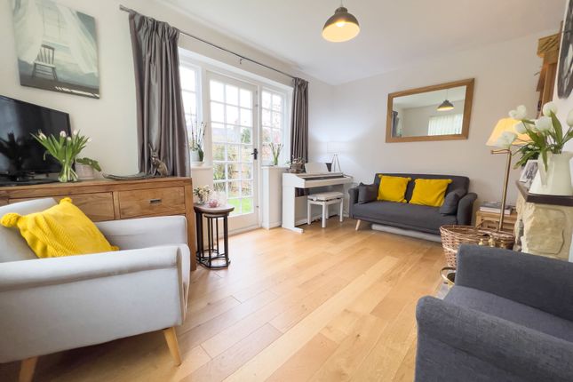 85 Hammerwood Road, East Grinstead photo 3