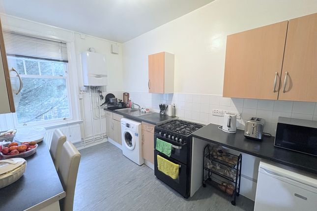 4 Lime Lodge, Montalt Road, Woodford Green photo 3