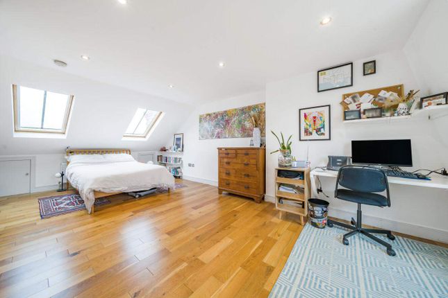 Flat for sale in Old London Road, Kingston Upon Thames