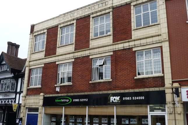 2 bedroom flat to rent in Carisbrooke Road, Newport