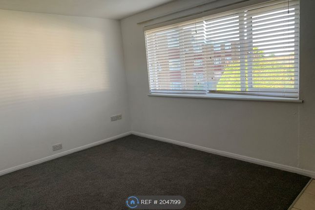 Selwyn Court Bedgrove, Aylesbury photo 3