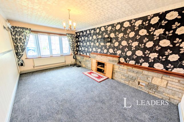 9, Wheatfield Way, Nottinghamshire photo 2