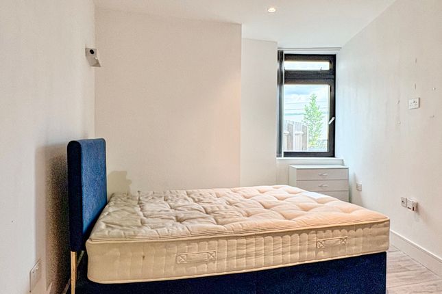 New Horizons Court, Brentford photo 3