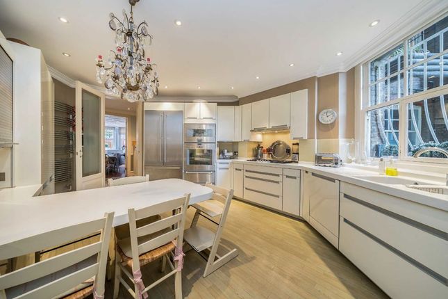 101, Oakwood Court, London photo 2