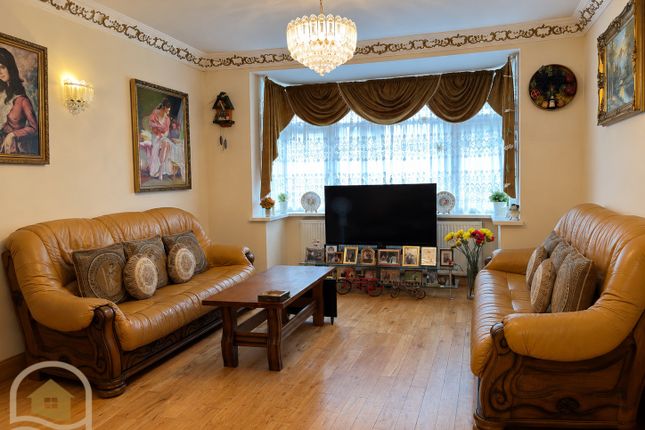 25, Mansell Road, Greenford photo 3