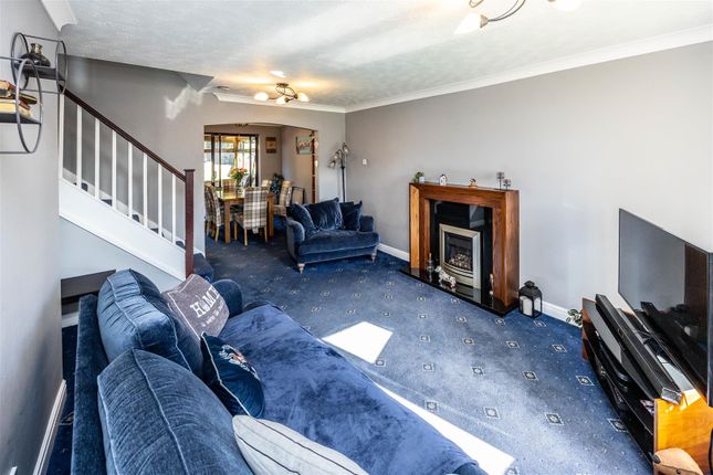 6, Yardley Way, Bradford photo 3