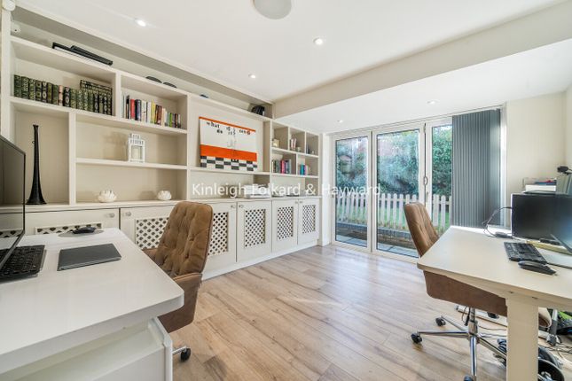 30, Serviden Drive, Bromley photo 4