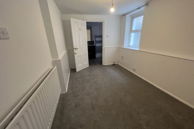 Flat to rent in Old Orchard Road, Eastbourne