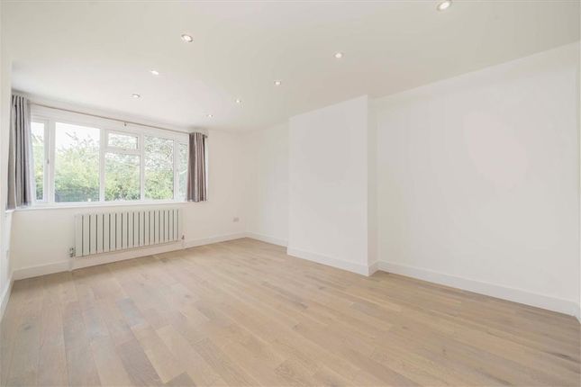 270, Burnt Ash Hill, London photo 4