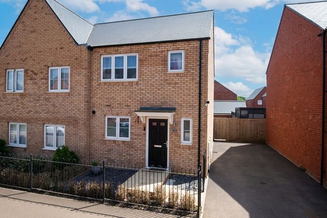 3-bed house on 28 Ise Valley Way, Wellingborough, £260,000