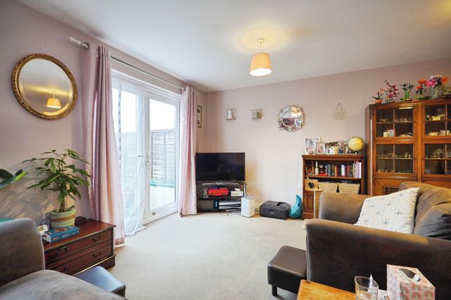8, Golding Crescent, Staffordshire photo 2