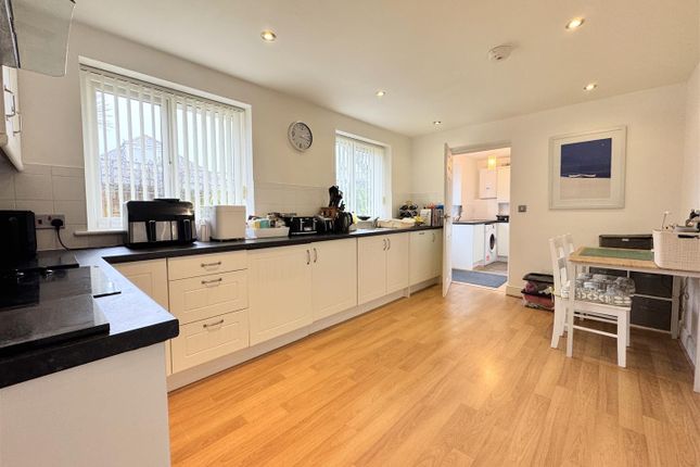 Fistral Reach, Lawton Close, Newquay photo 2