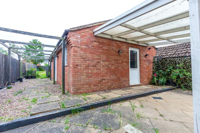 114, Rushden Road, Wymington photo 2