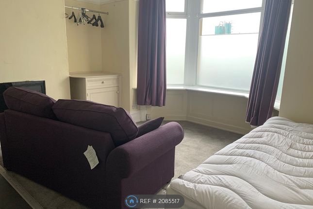 Thumbnail Room to rent in Brighouse, Brighouse