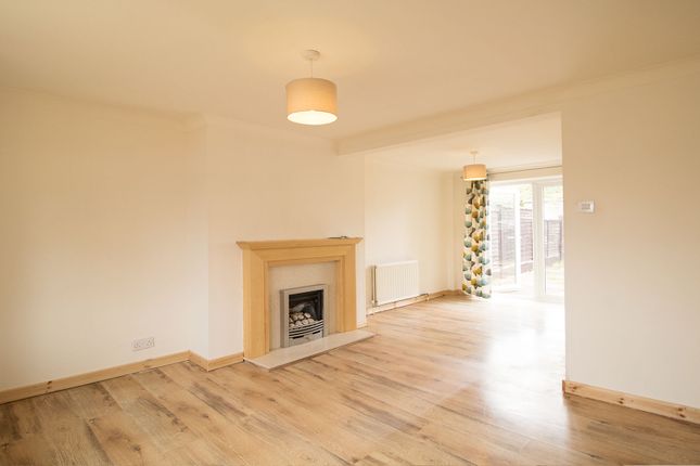 23, Aragon Close, Ashford photo 2