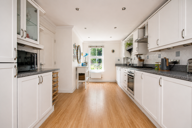8 Kilderkin Drive, Waterlooville photo 3