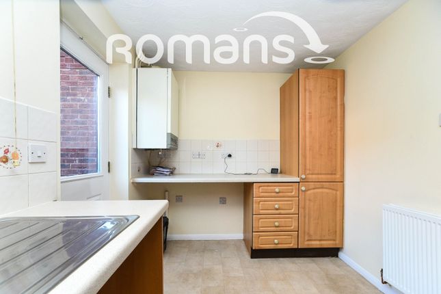 5, Dales Close, Swindon photo 4