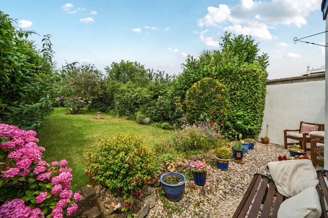 16, Hawthorn Drive, West Wickham photo 4