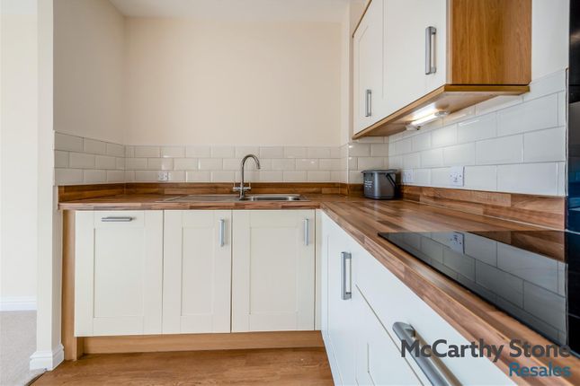22 Paxton Court, White Lion Street, Tenby, Pembrokeshire photo 3
