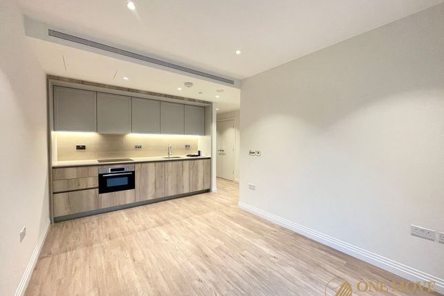 Flat 11, 9 Woodall Way, London photo 3