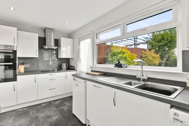 68, Hazel Avenue, West Dunbartonshire photo 4