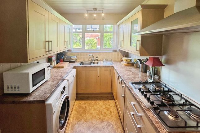 12, Silverton Grove, Bolton photo 3