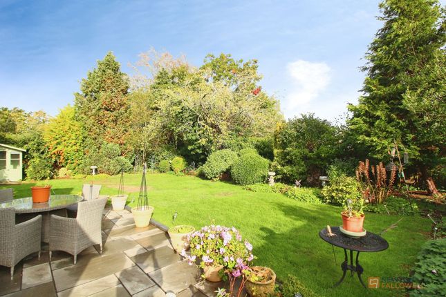 7 Hollies Way, Leicester photo 2