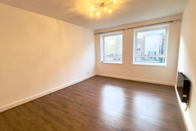 Flat 8 15 Greville Lodge, Westbourne Grove Terrace, London photo 2