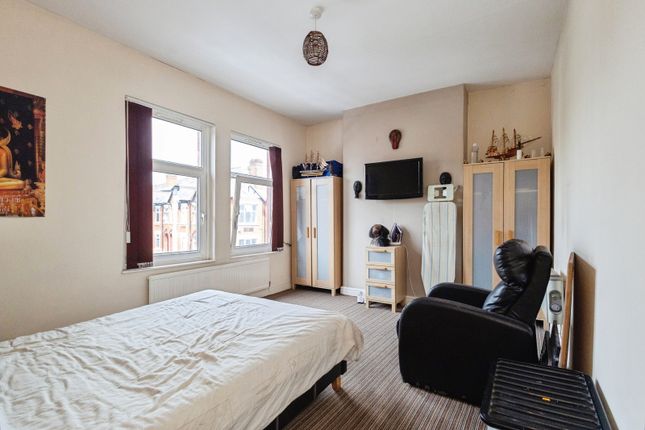 9, Upper Kent Road, Greater Manchester photo 4