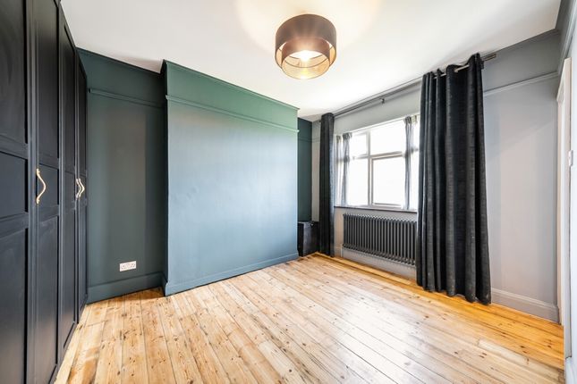 29, Glennie Road, London photo 3