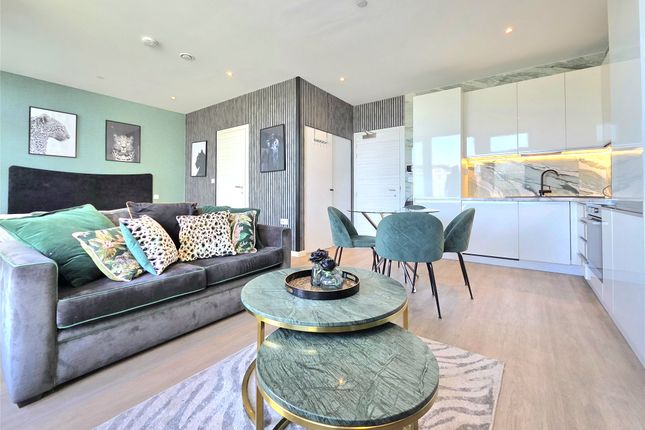 Studio flat on Flat 212 Palm Tree House, 251, High Street, Orpington, £1,300/mo